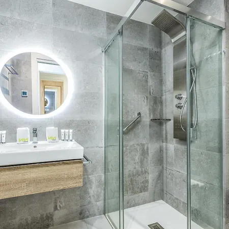 Vivi Homes - Palmera Pool, Sauna, Gym & *