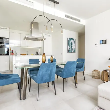 Vivi Homes - Palmera Pool, Sauna, Gym & Appartement